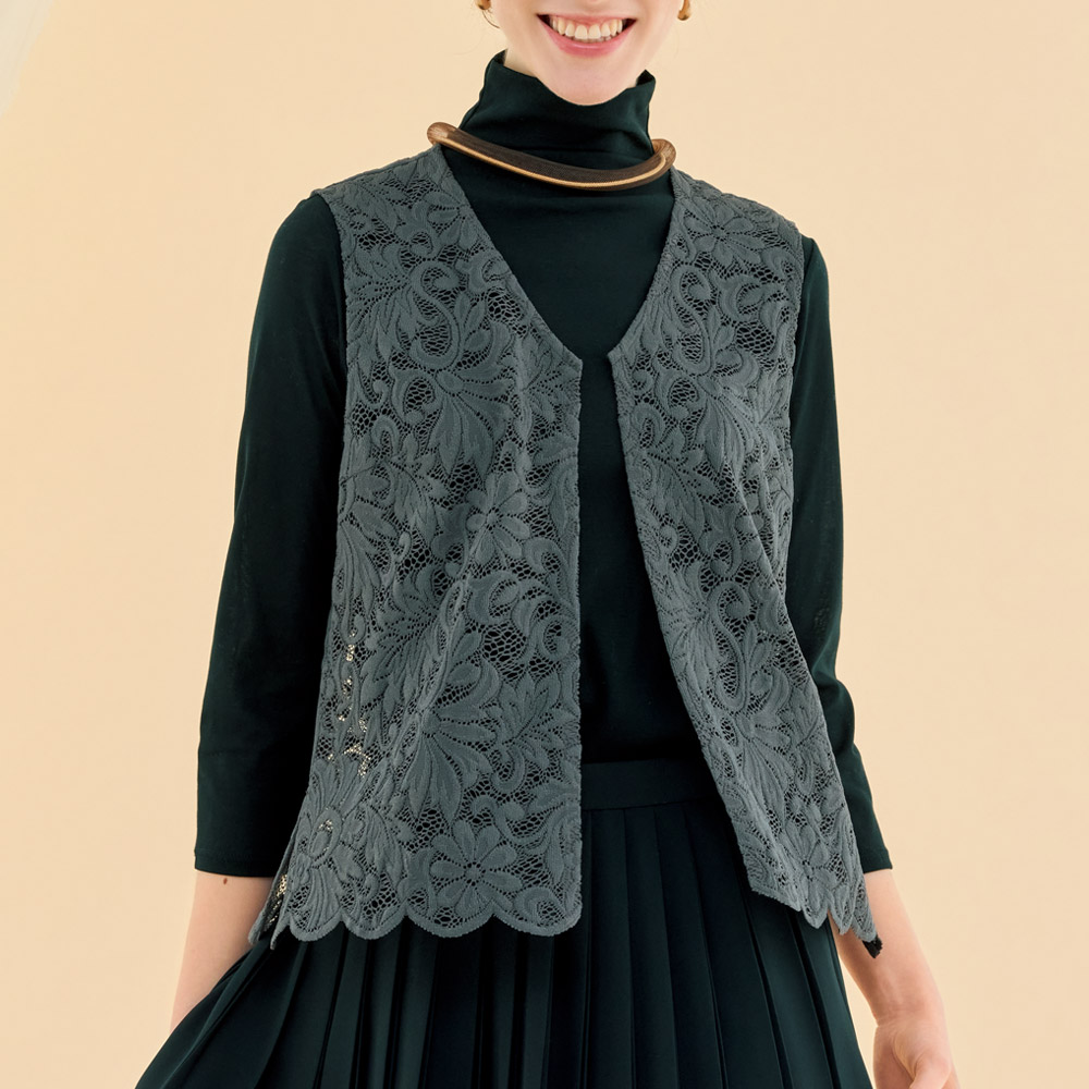 ふっくらレースベスト