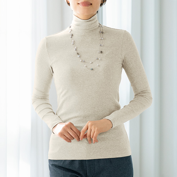 コットン混タートルネックプルオーバー