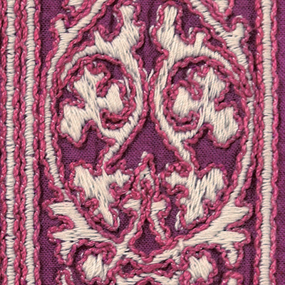 刺しゅう使いピンタックブラウス