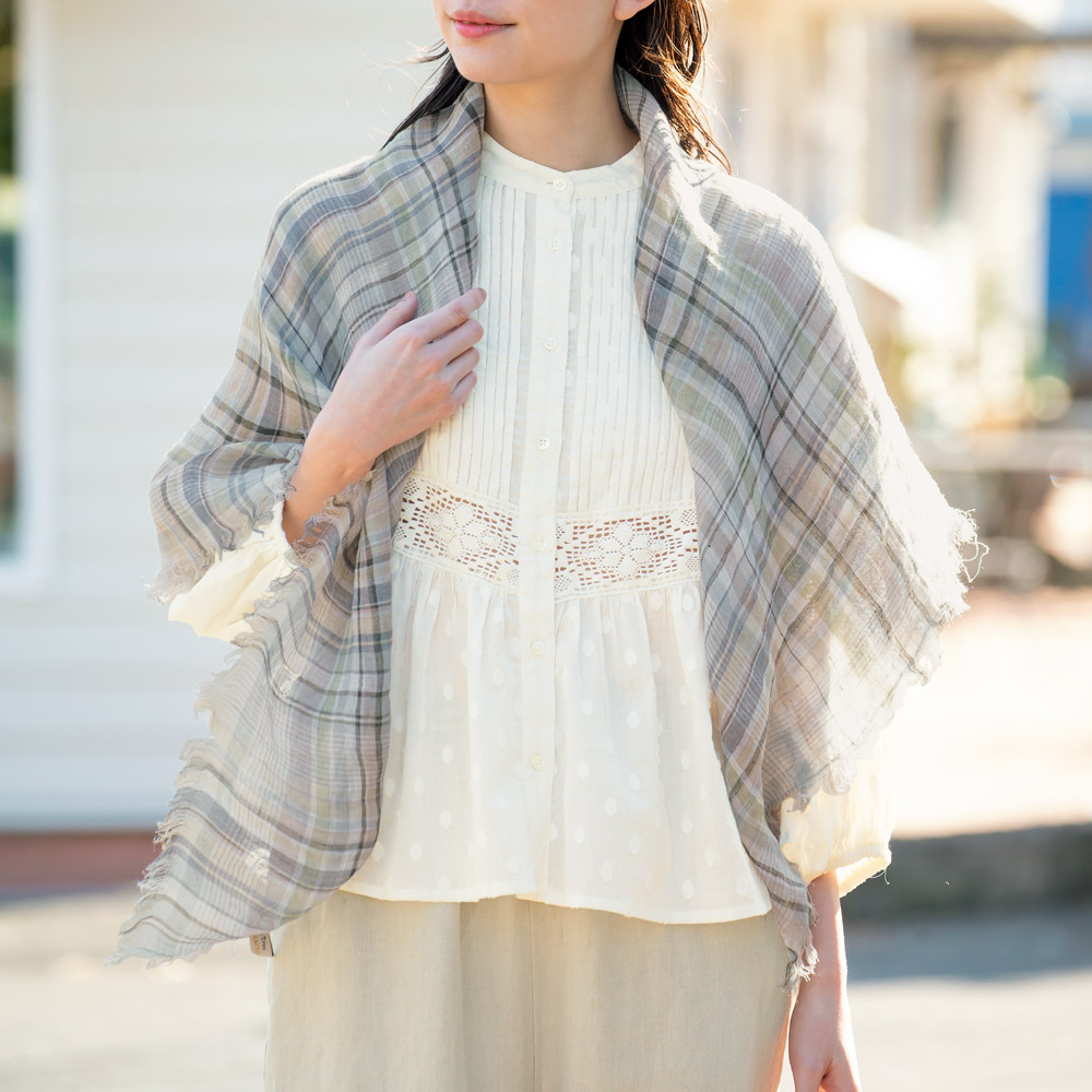 手織りのリネンチェックストール