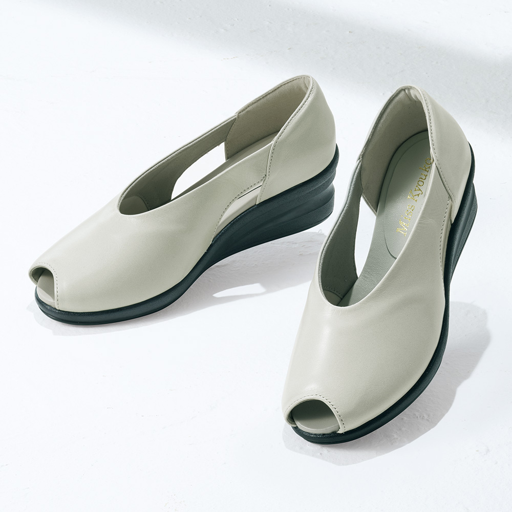 かかとが隠れるデザインサンダル