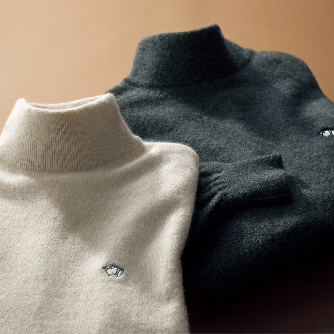 カシミヤブルーフォックスハイネックセーター