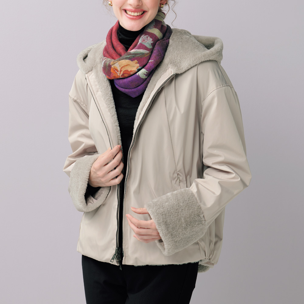 リバーシブル･ムートン使いデザインブルゾン