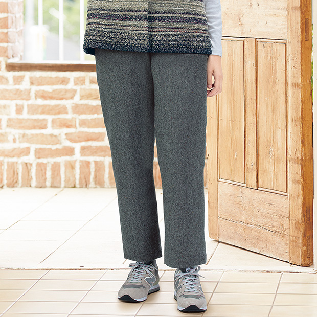 メリノンの裏地付きテーパードパンツ