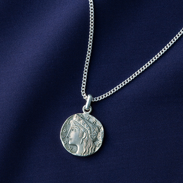 銀製メダルペンダント／クレオパトラ