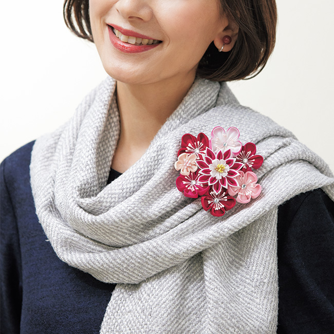 つまみ細工の羽子板飾り