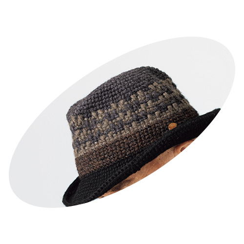 手編みのローラブルハット