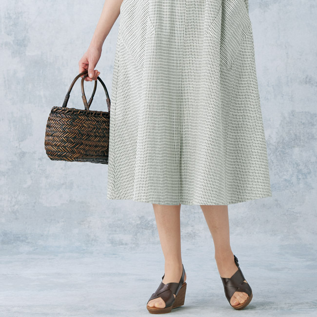 籐のハンドバッグ