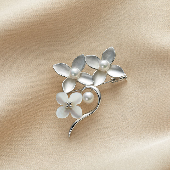アコヤ真珠ブローチ