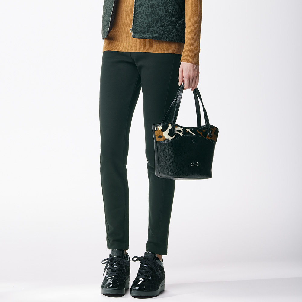 ヘアカウ使いの2ウェイハンドバッグ