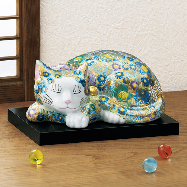 九谷焼／花詰眠り猫（台付）