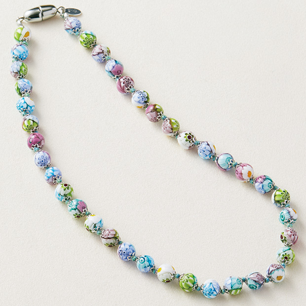 ムラーノガラスのとんぼ玉ネックレス／ミルフィオリ