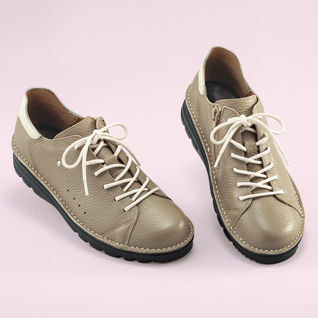 ソフトレザー･軽量スニーカー