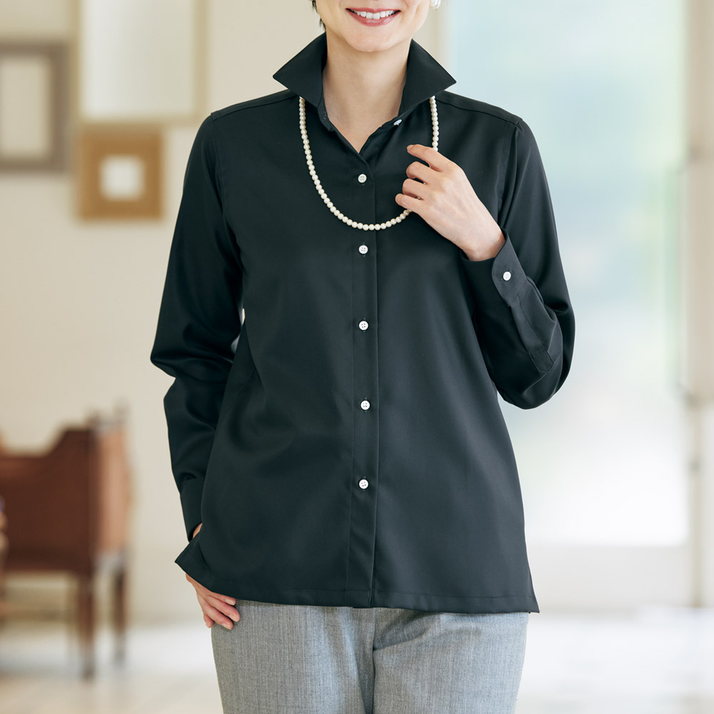 ワイドラウンドカラーの老舗のシャツ