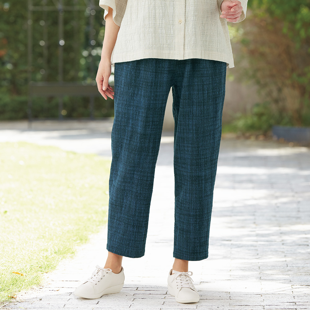 遠州織 ゆったりテーパードパンツ