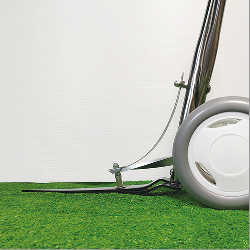 自立する車輪付き草刈りはさみ