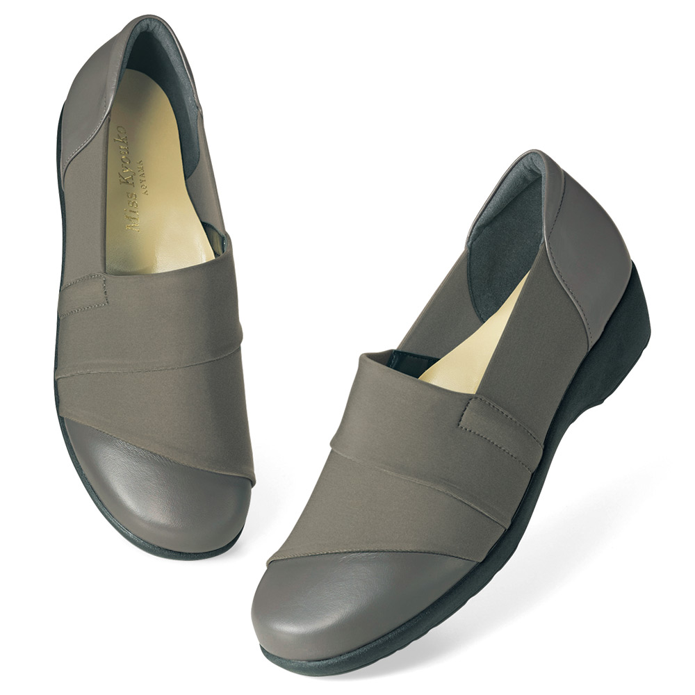 撥水ストレッチスリップオン