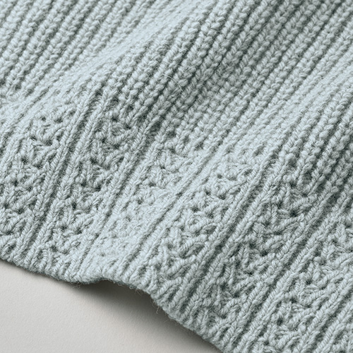 ウールの柄編み入りベスト