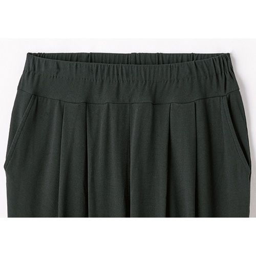 ストレッチテーパードパンツ