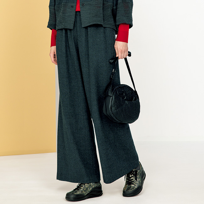 4E・ファスナー付きスニーカー