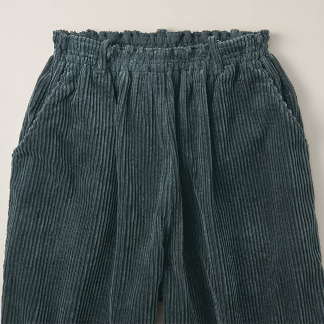 ゆったりテーパードパンツ