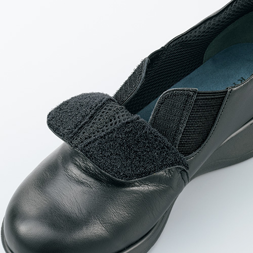 軽量ソールのデザインシューズ