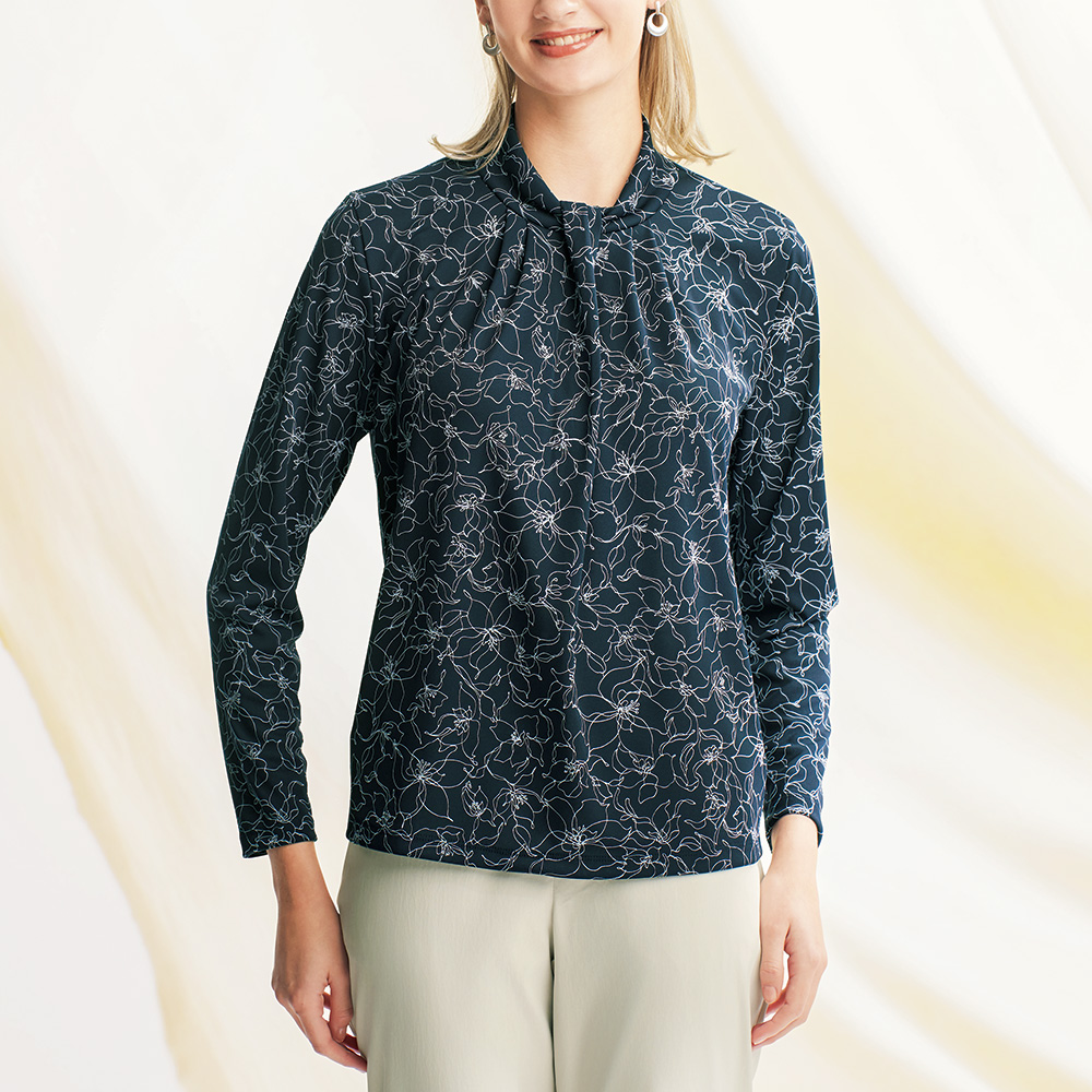 ボウタイ風プルオーバー