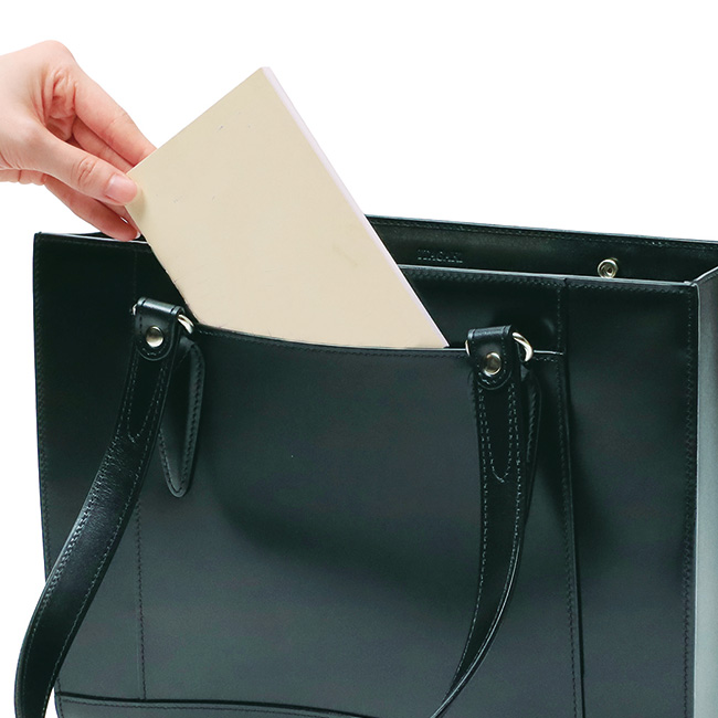 ブラスコットレザーのA4サイズ･トートバッグ