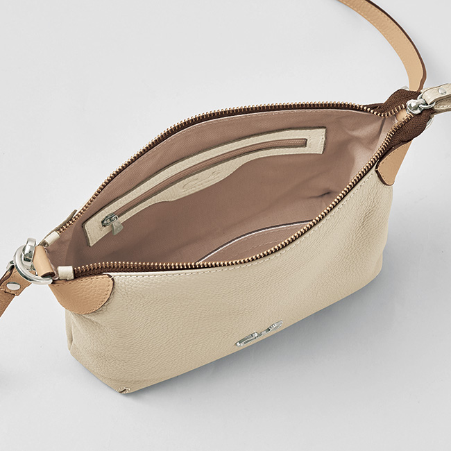 ショルダーバッグ