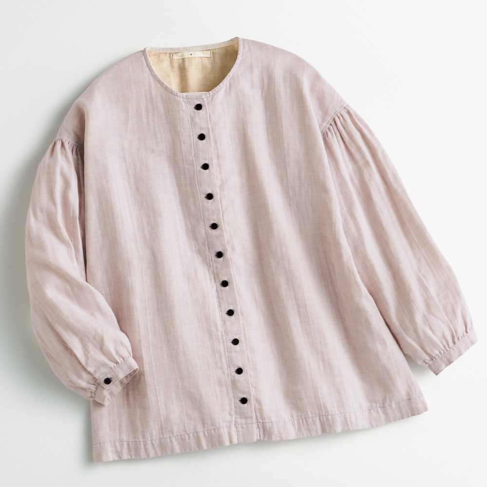 ダブルガーゼノーカラーブラウス／当社限定カラー