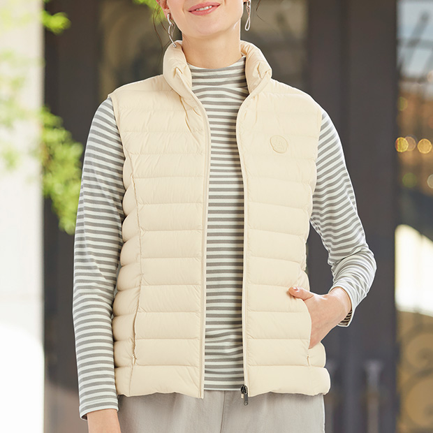 ライトダウンベスト