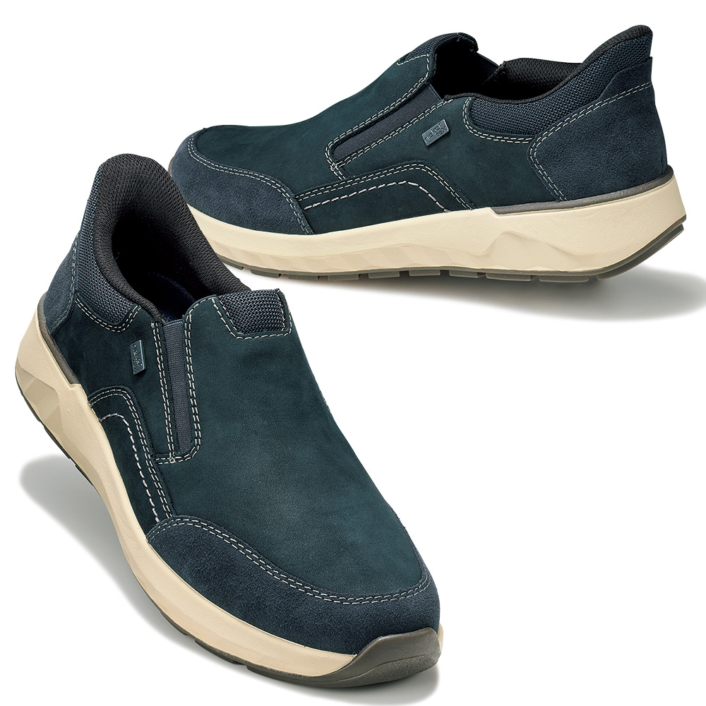 足入れしやすいレザースリップオン