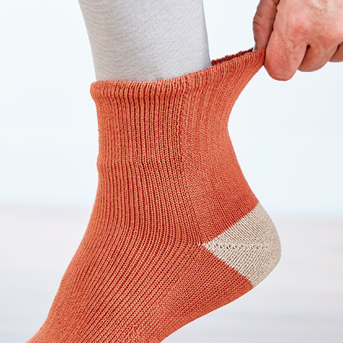 特殊編み機の良く伸びる靴下／4色セット