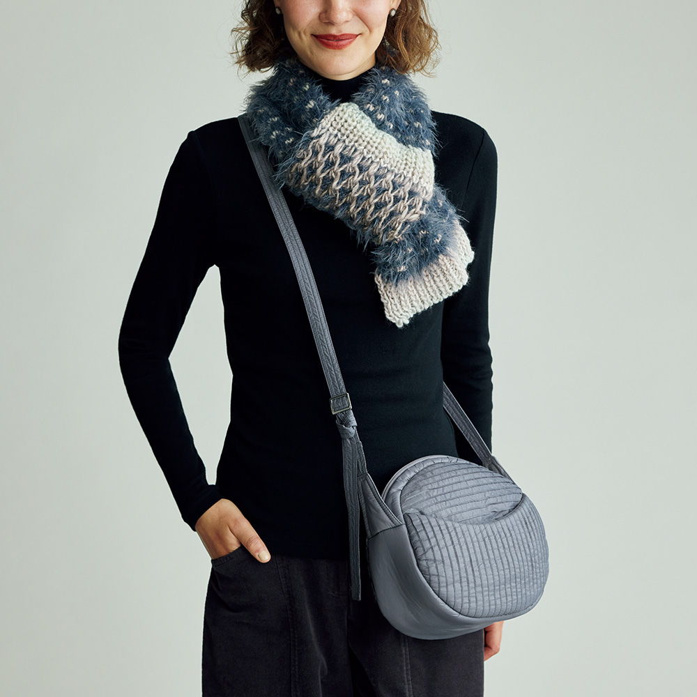 ナイロンキルトオーバルポシェット