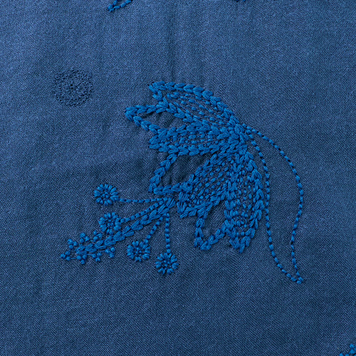 フラワー刺しゅうブラウス