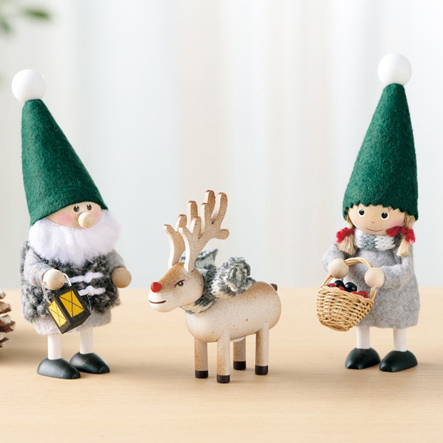 ランタンを持ったサンタと女の子、トナカイの3点セット