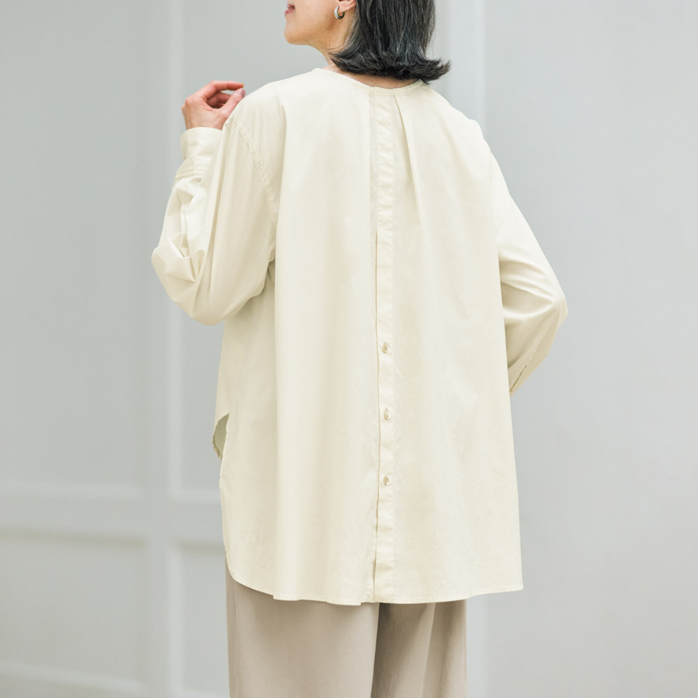 比翼仕立て・バックボタンブラウス
