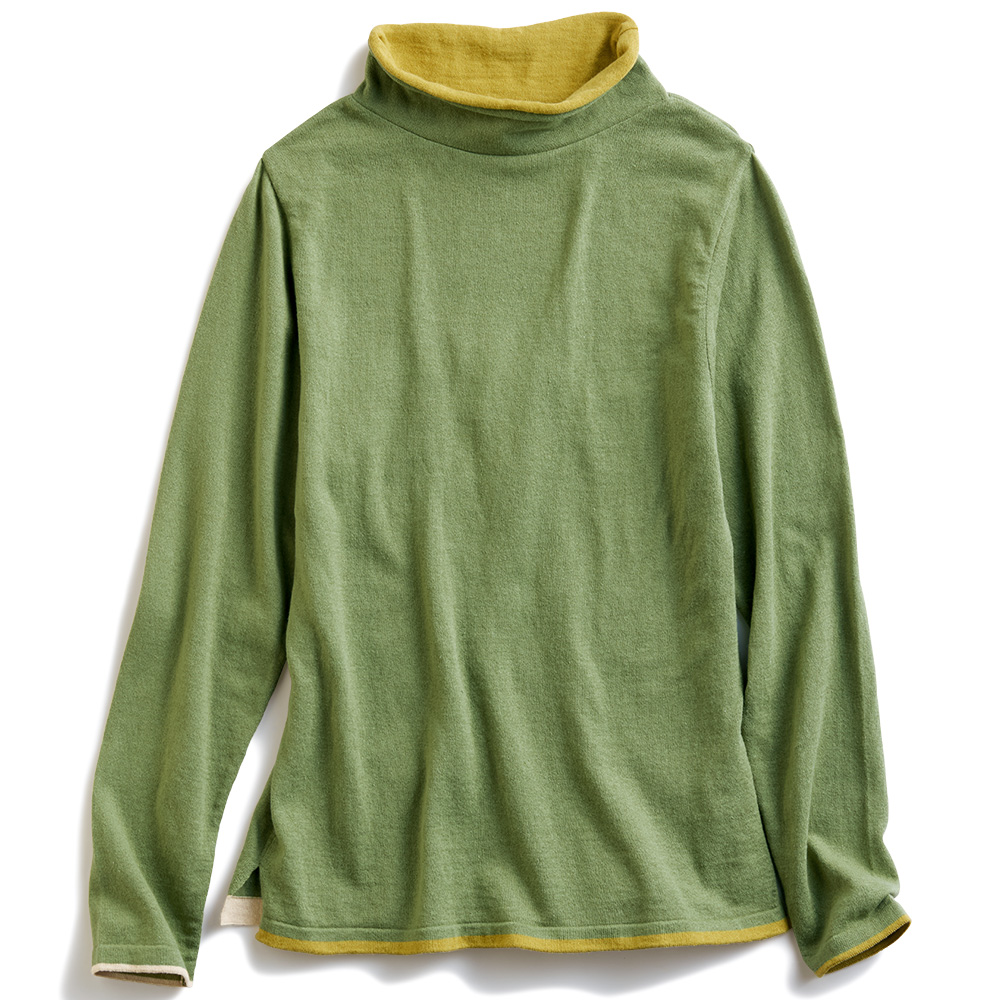 二重襟ハイネックのプルオーバー