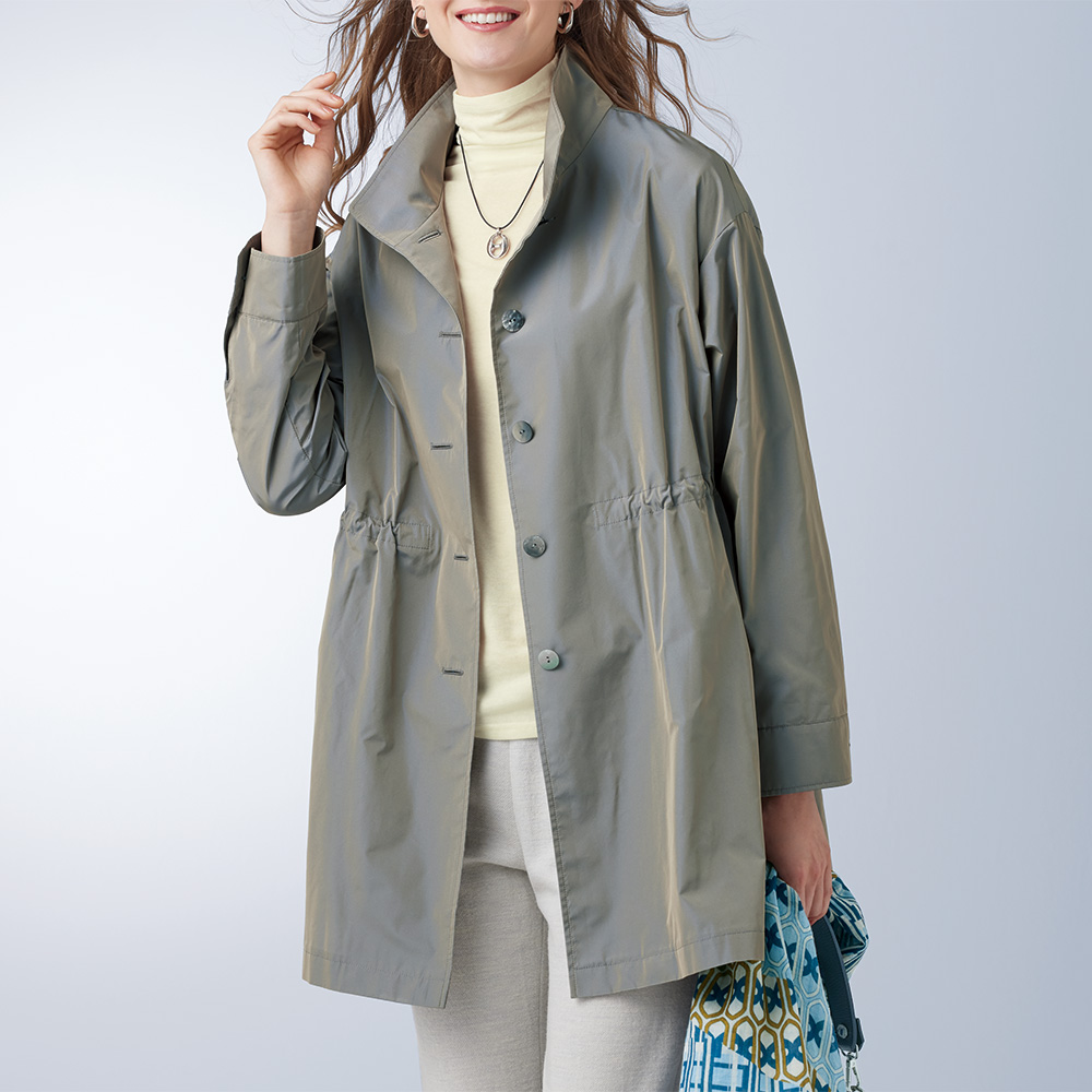 イタリア製生地使用シャンブレー軽量コート／収納袋付き