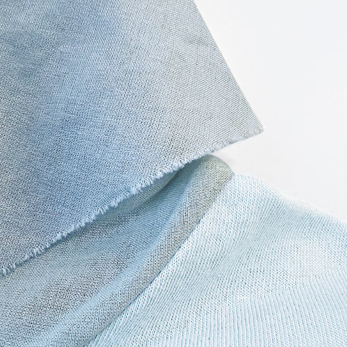 布帛使いタートルネックTシャツ
