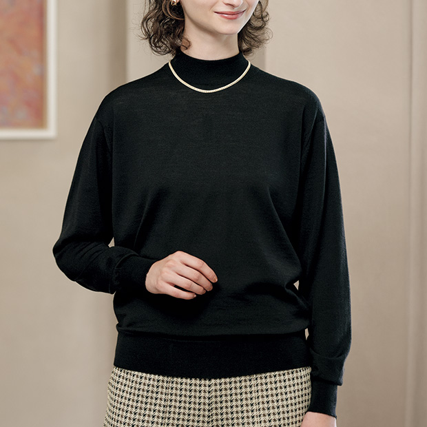 モックネックプルオーバー