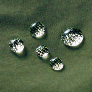 柔らかナイロンの撥水ジャケット