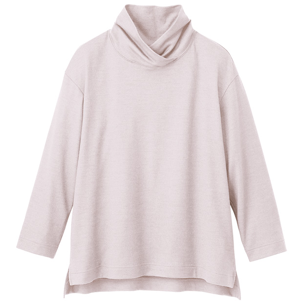 ウォッシャブルウールのオフタートルプルオーバー