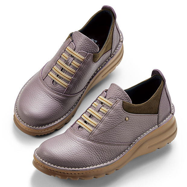 ゴム使い軽量デザインスニーカー