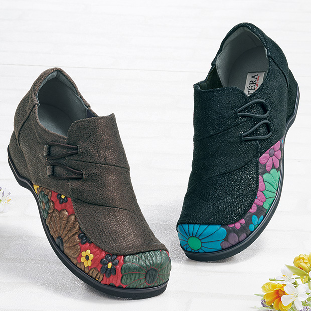 4E型押しレザースリップオン／フラワー