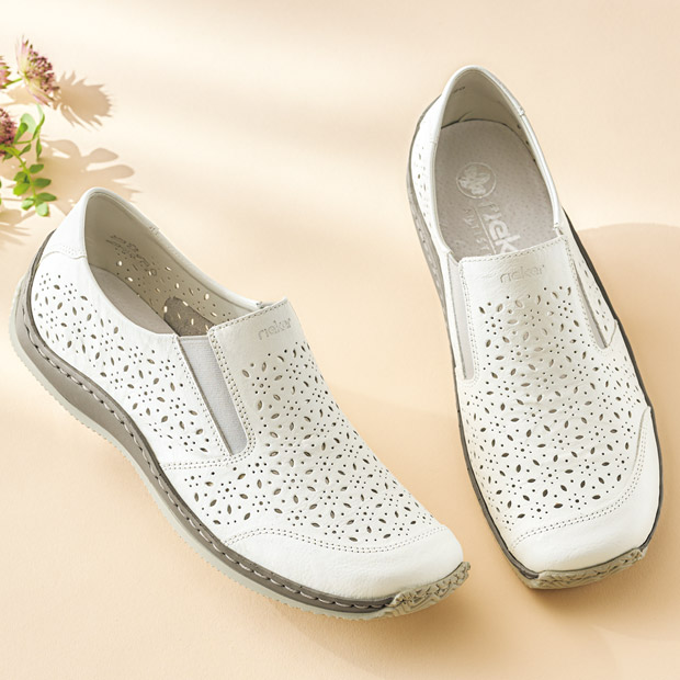 パンチングデザインスリップオン