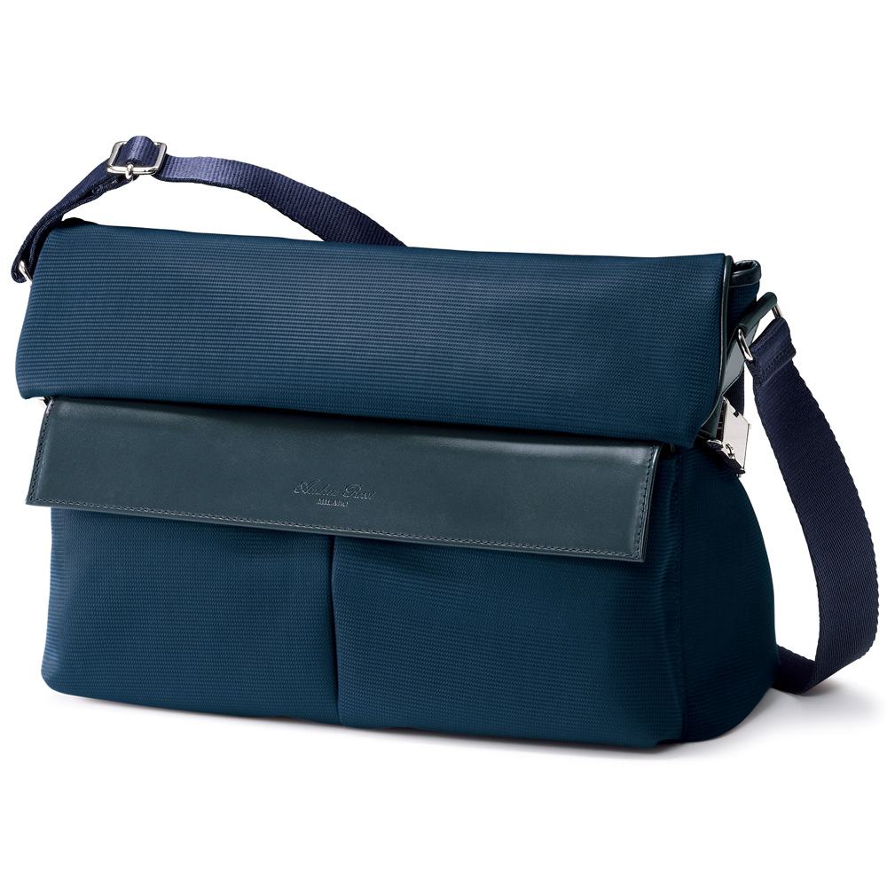 イタリア製メッセンジャーバッグ