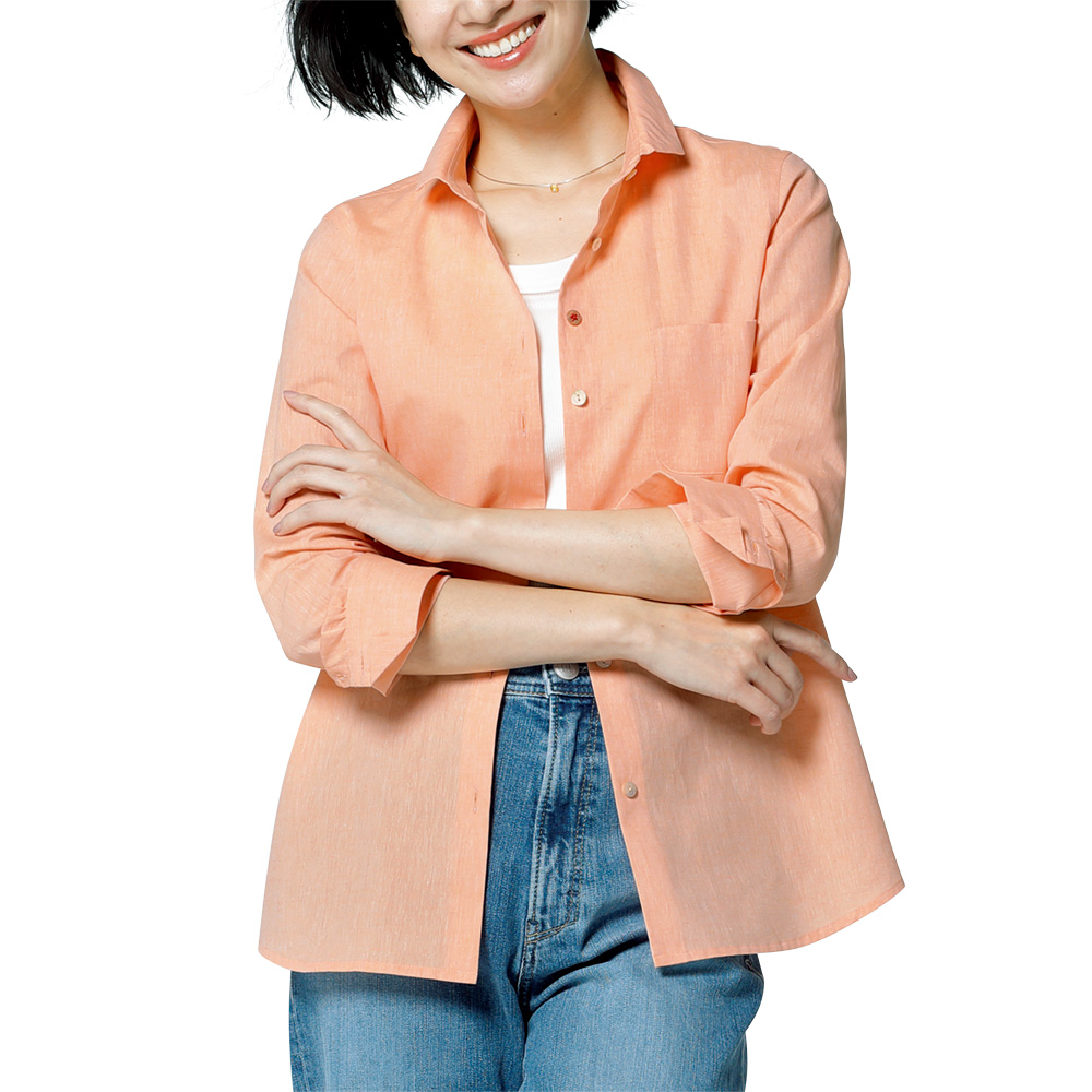 コットンリネンシャンブレーのシャツ