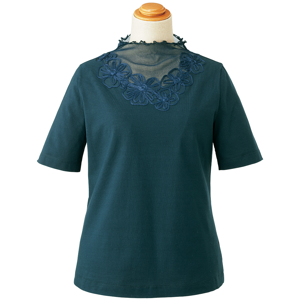 刺しゅうとチュールのコットンプルオーバー