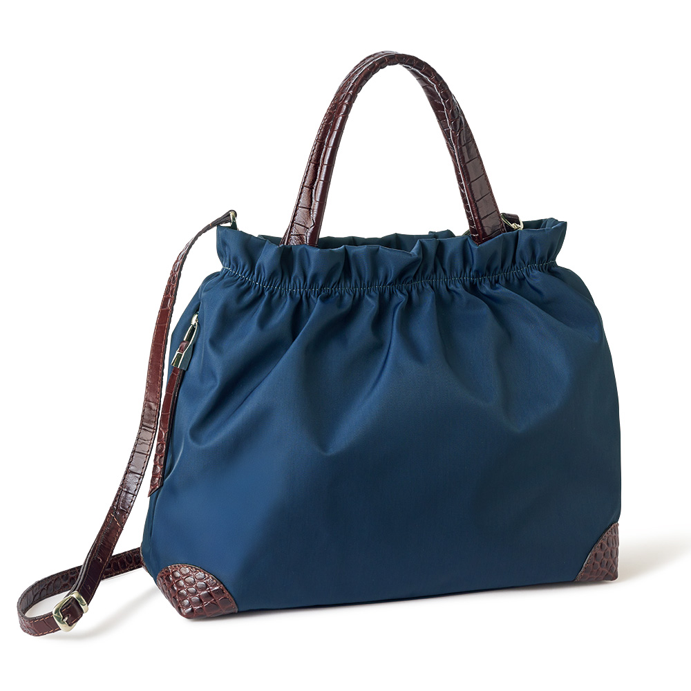 A4が入る･クロコ型押しレザー使いハンドバッグ